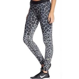 Nike Pro Dri Fit Womens Black & Grey Giraffe Training Leggings SMALL S DriFit